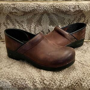 GUC Women's Dansko Brown Oiled Leather Clogs Shoes Size 42 Narrow or 11.5 - 12